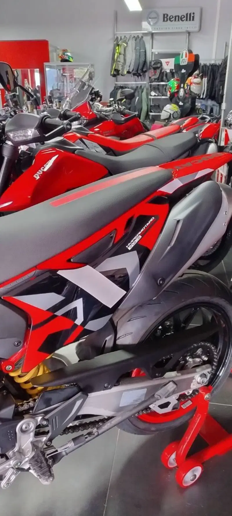 Ducati Hypermotard 698 Mono RVE (2024 - 26) (5)