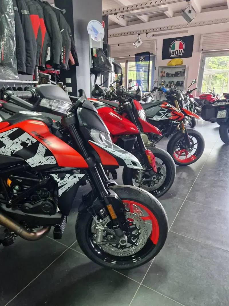 Ducati Hypermotard 950 RVE (2022 - 25) (2)