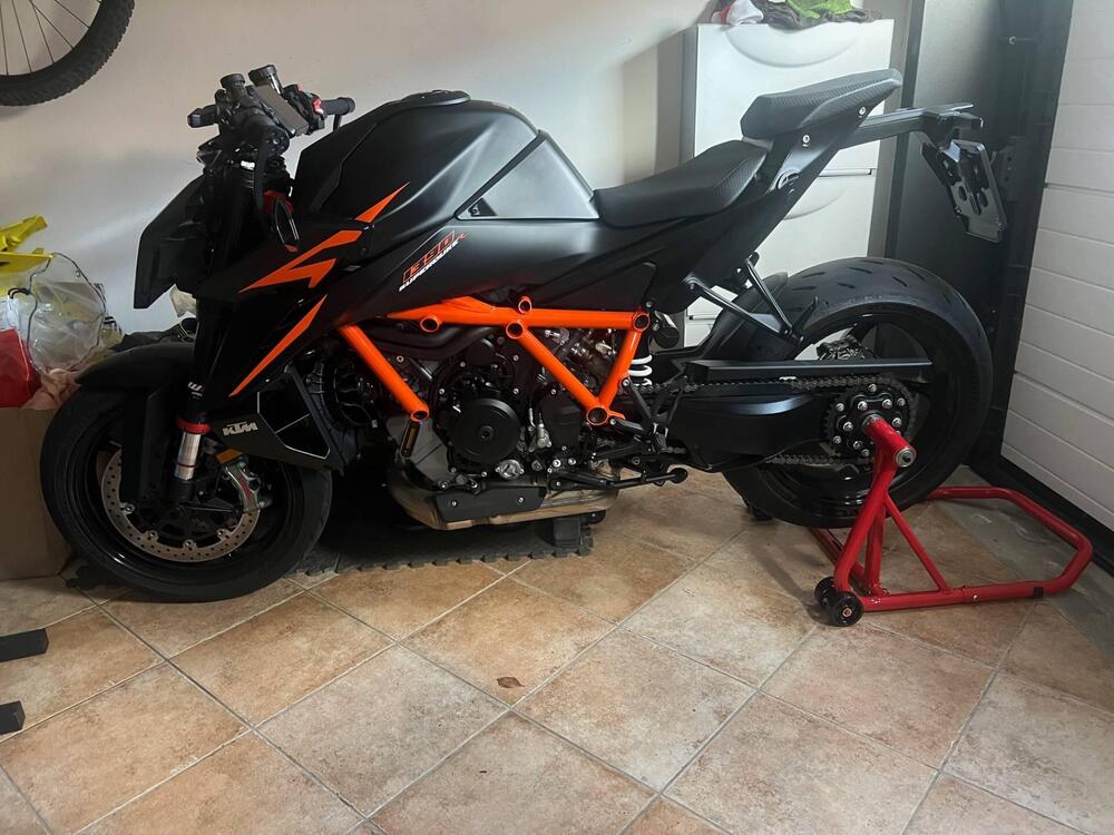 KTM 1390 Super Duke R (2024 - 25) (3)