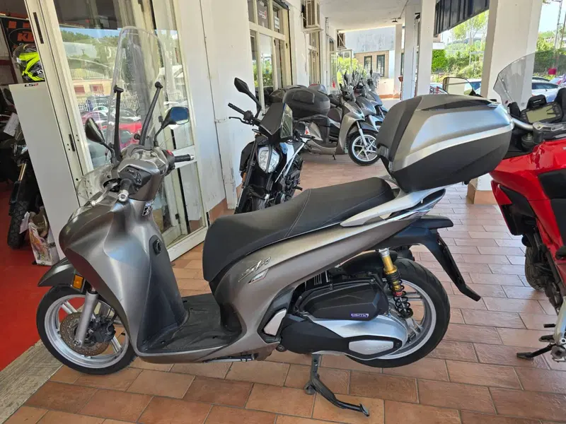 Honda SH 350 (2021 - 24) (4)