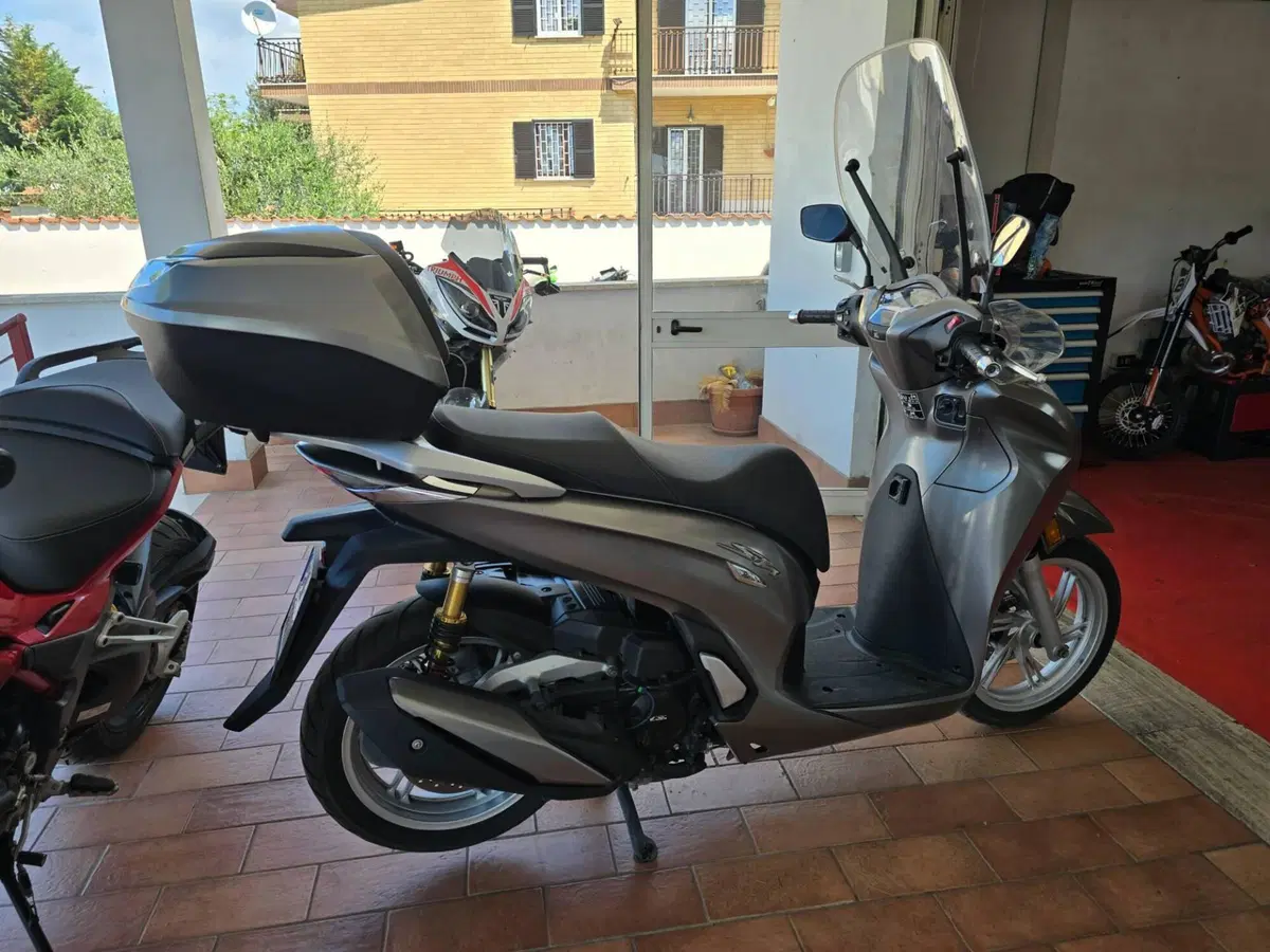 Honda SH 350 (2021 - 24) (8)