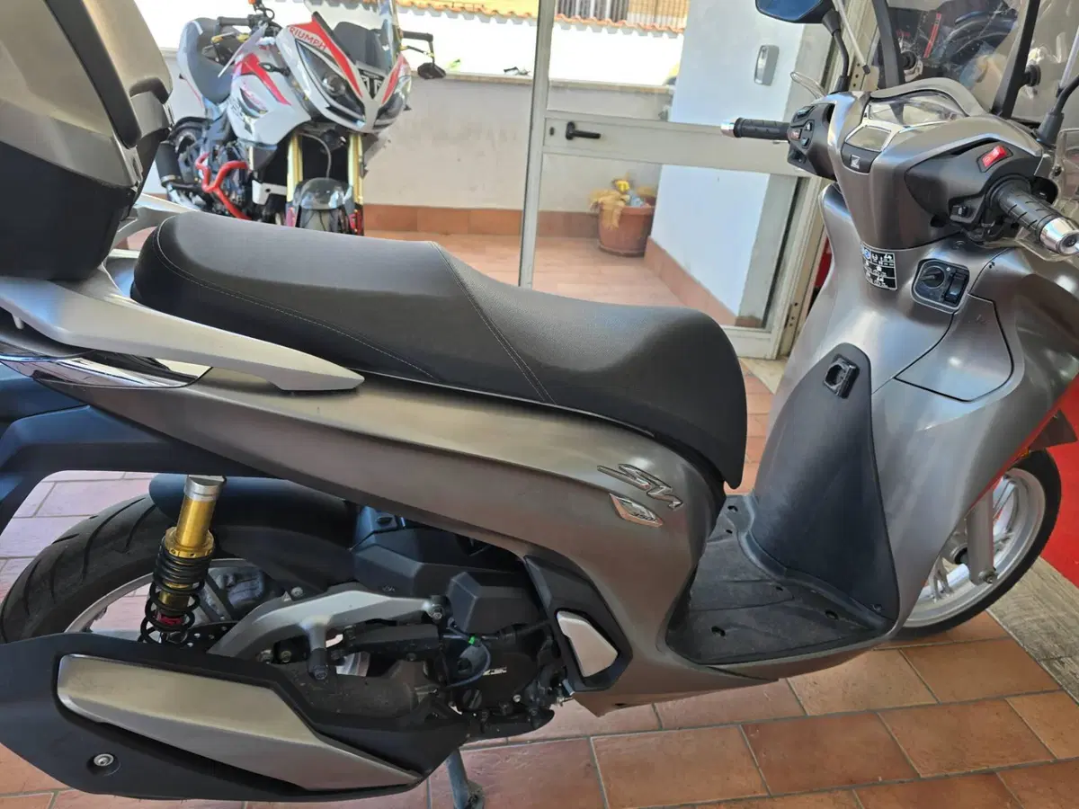 Honda SH 350 (2021 - 24) (7)