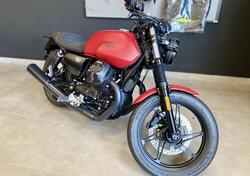 Moto Guzzi V7 Stone (2021 - 24) nuova