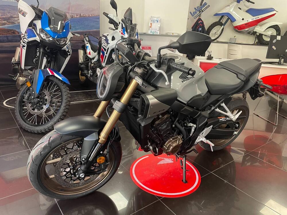 Honda CB 650 R E-Clutch (2024 - 25) (2)