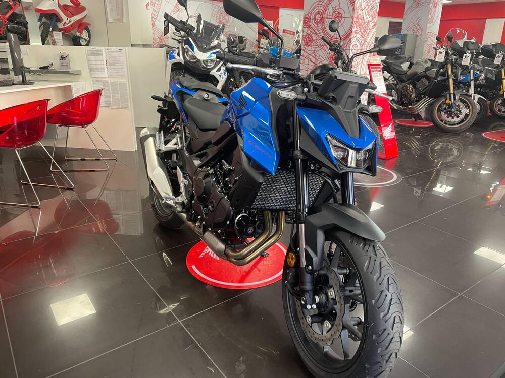 Honda CB 750 Hornet (2025) (2)