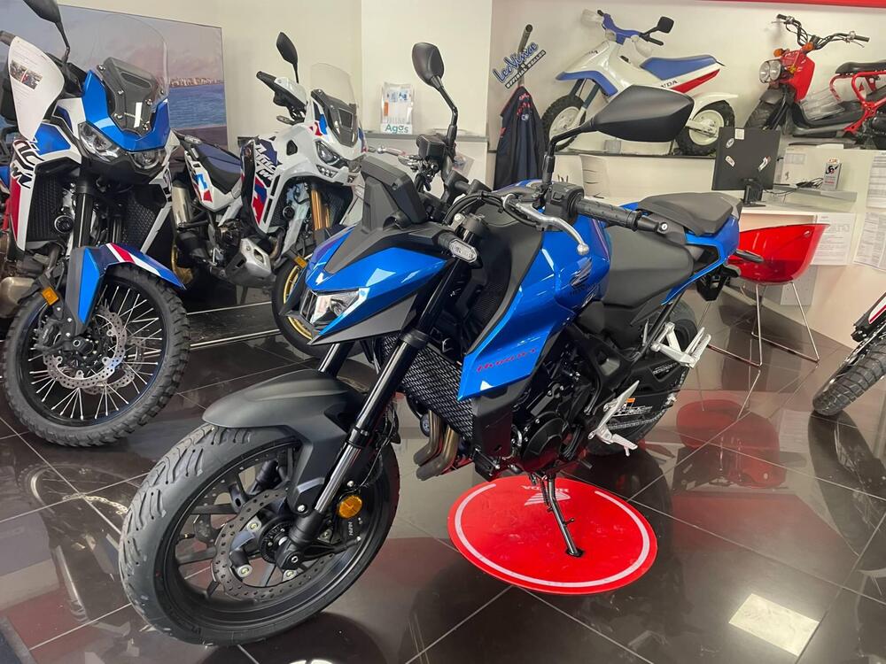 Honda CB 750 Hornet (2025) (3)