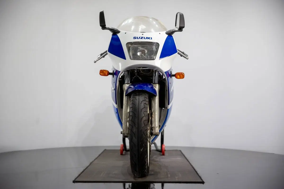 Suzuki RGV 250 (1989 - 97) (8)