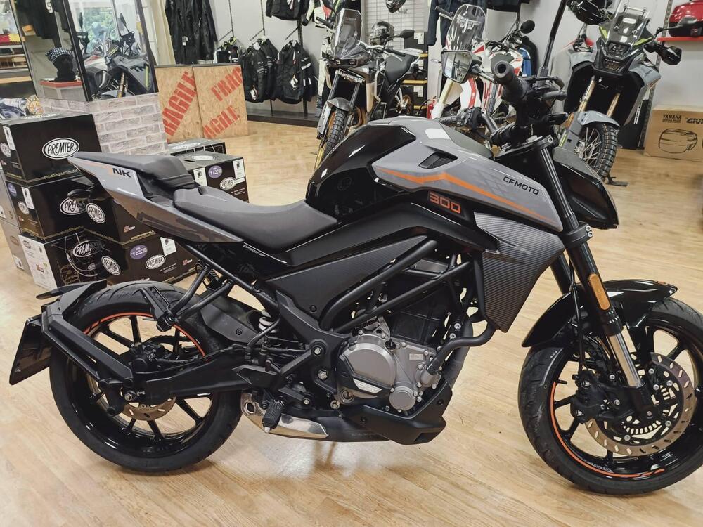 CFMOTO 300NK (2021 - 25) (2)