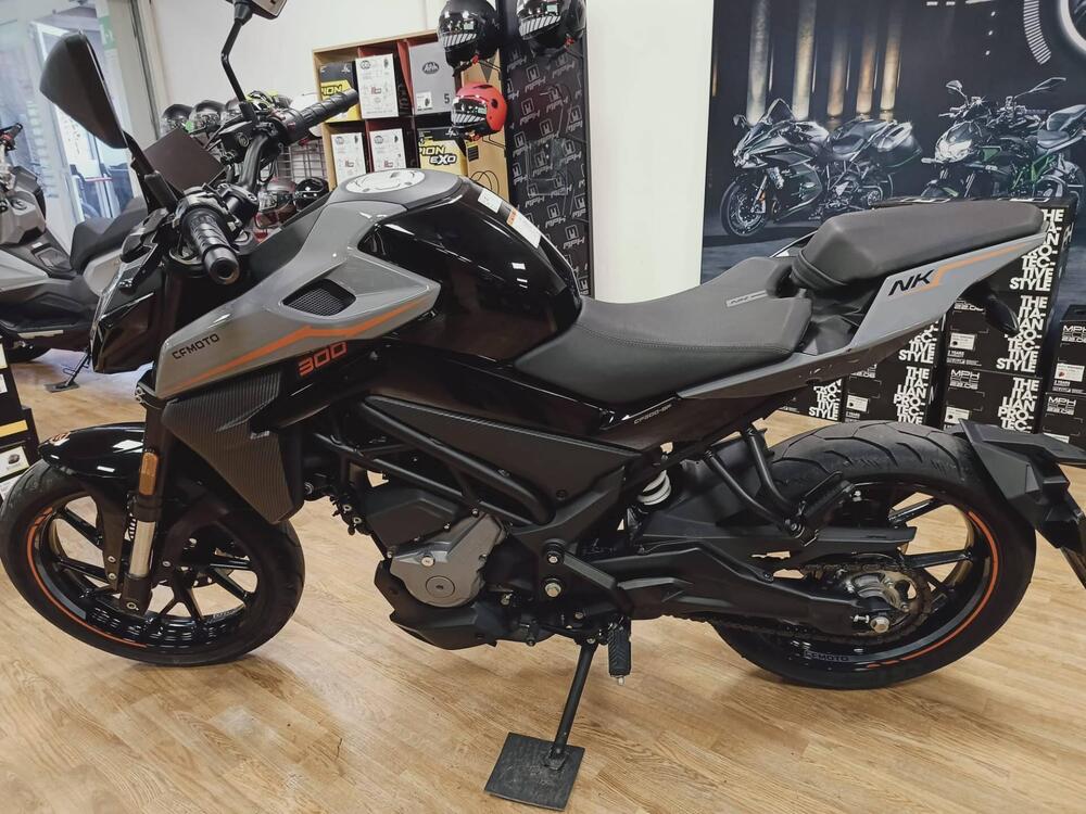 CFMOTO 300NK (2021 - 25) (3)