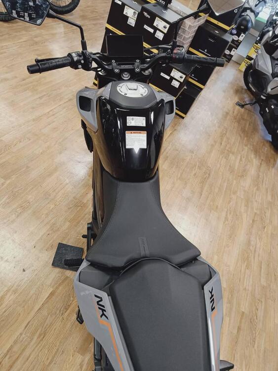CFMOTO 300NK (2021 - 25) (4)