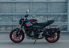 Triumph Trident 660 Triple Tribute Edition 2025: prezzo e scheda tecnica. In onore della leggendaria “Slippery Sam” [GALLERY]