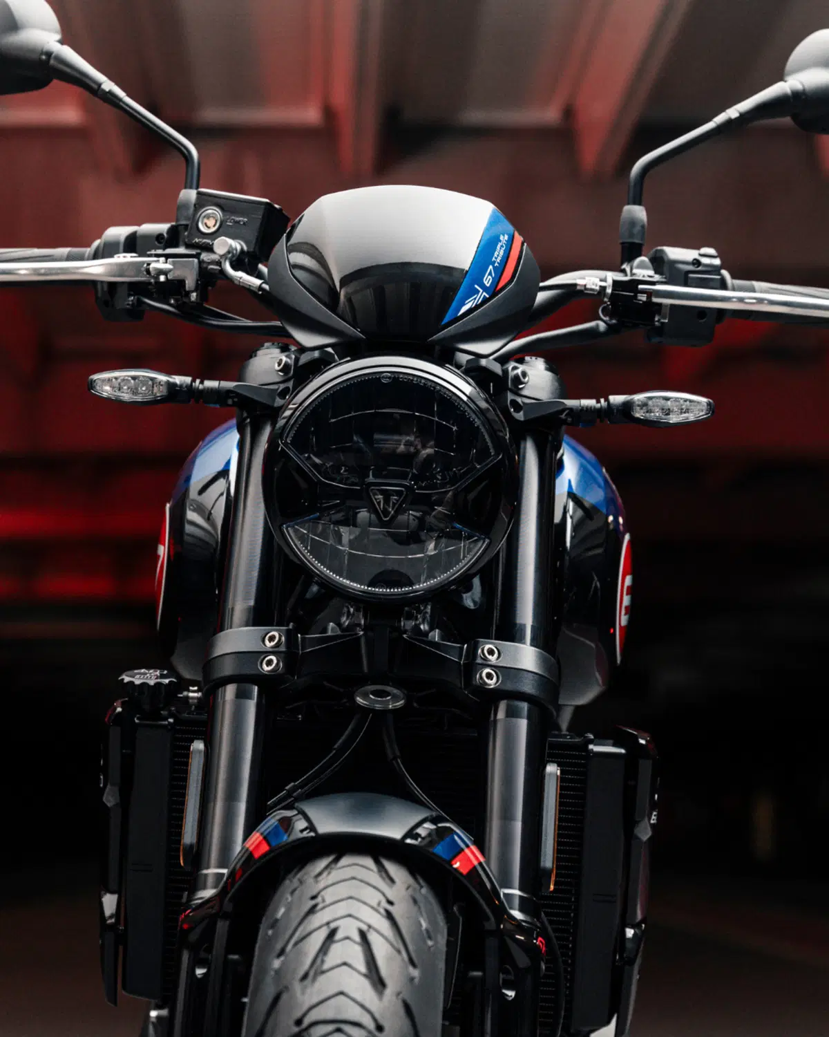 Nuova Triumph Trident 660 Triple Tribute Edition 2025: prezzo e scheda tecnica. In onore della leggendaria “Slippery Sam” [GALLERY] (4)