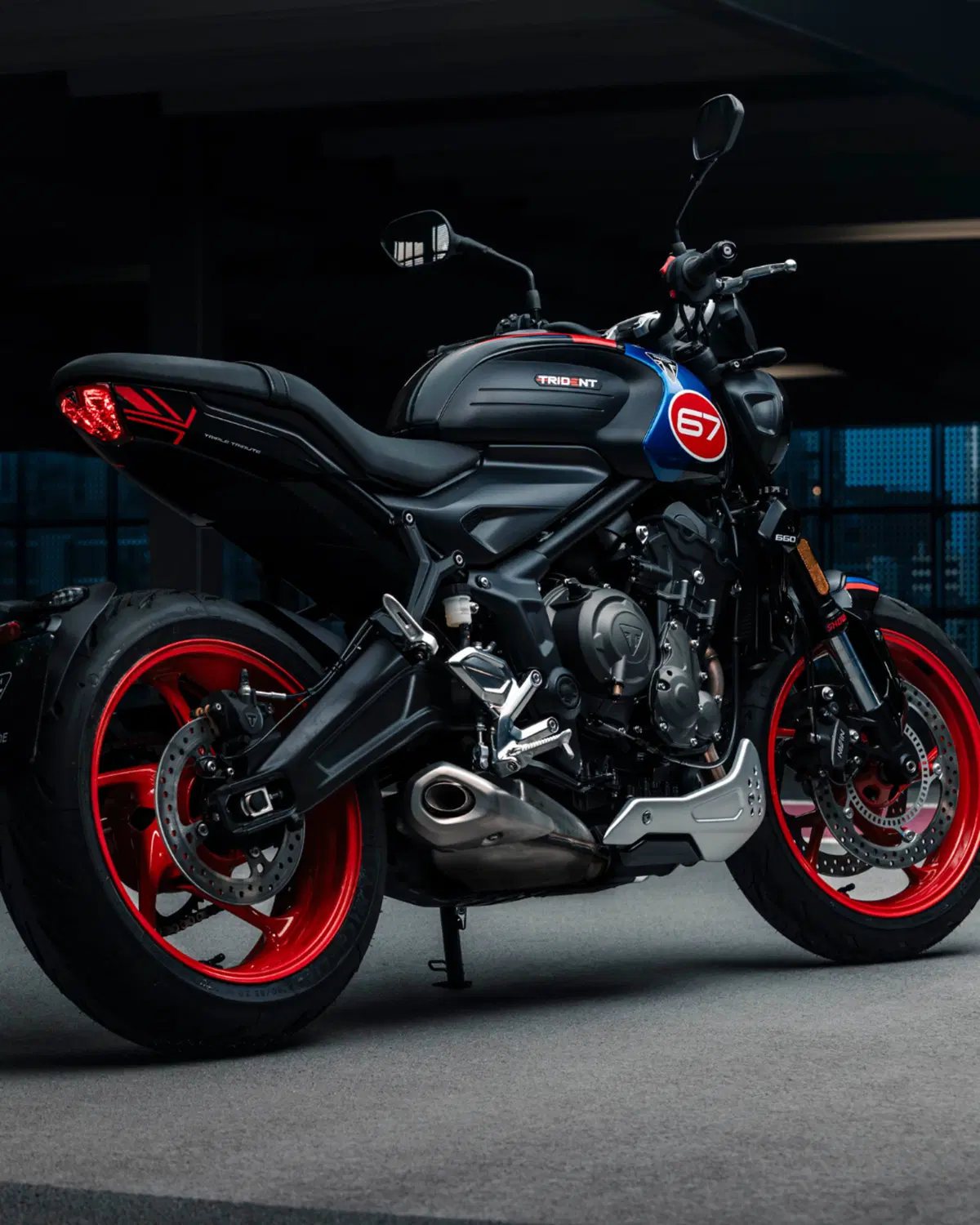 Nuova Triumph Trident 660 Triple Tribute Edition 2025: prezzo e scheda tecnica. In onore della leggendaria “Slippery Sam” [GALLERY] (3)