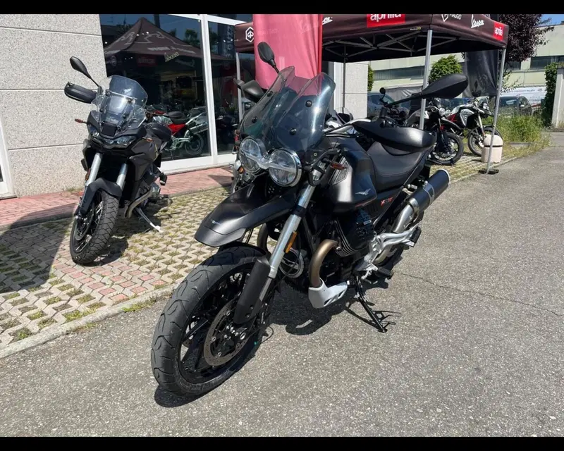 Moto Guzzi V85 TT Evocative Graphics (2021 - 23)