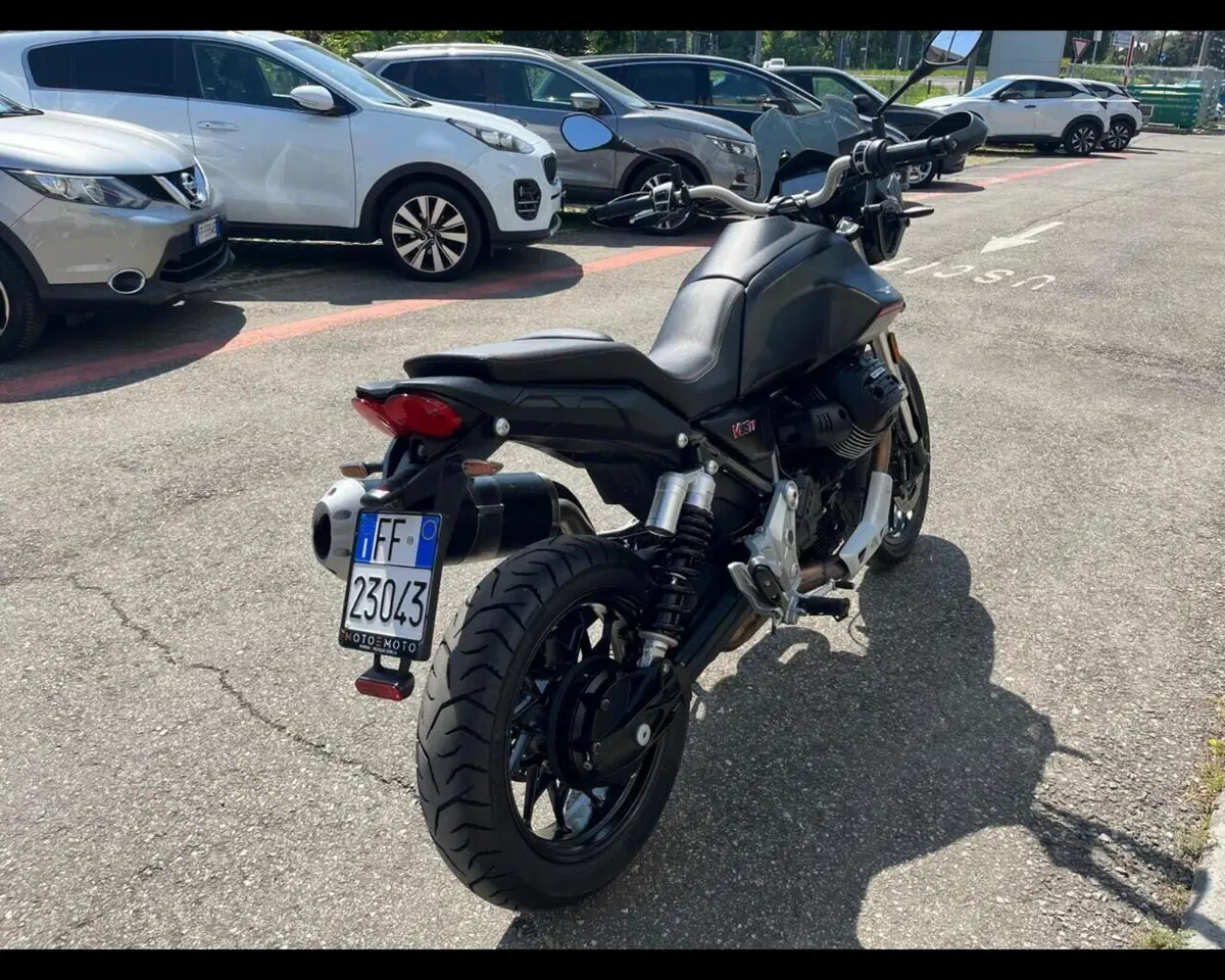 Moto Guzzi V85 TT Evocative Graphics (2021 - 23) (3)