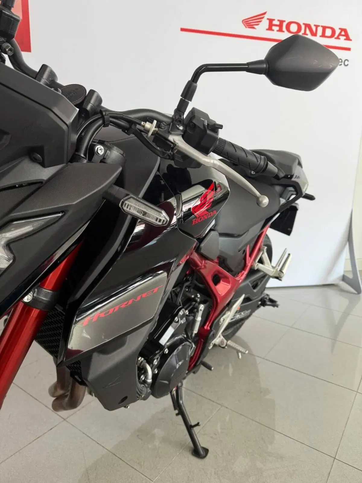 Honda CB 750 Hornet (2023 - 24) (3)