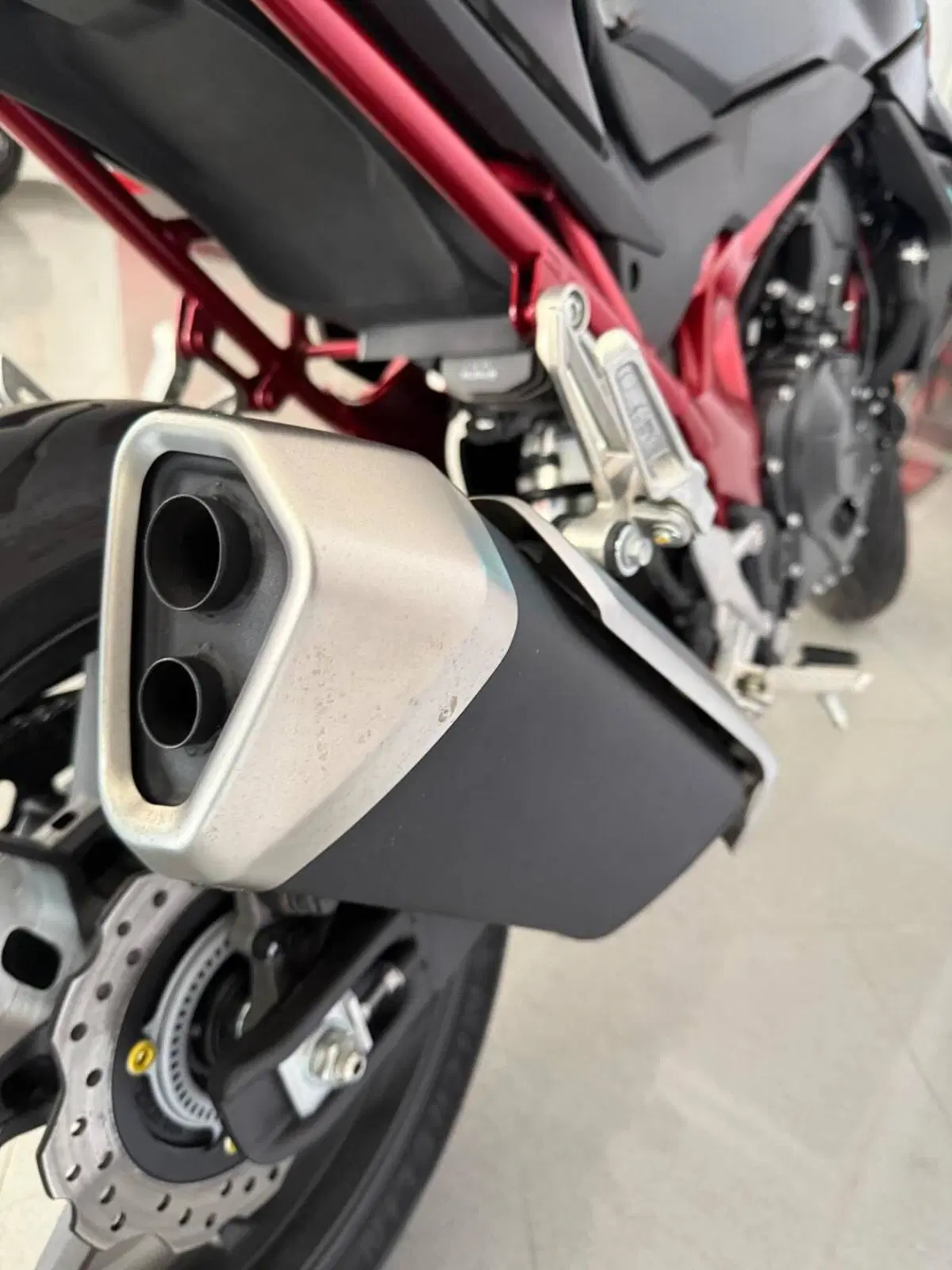 Honda CB 750 Hornet (2023 - 24) (6)