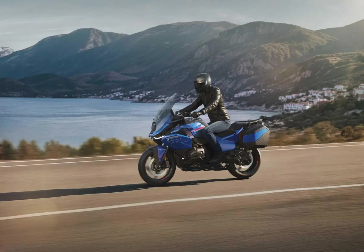 BMW R 1300 RT 2026: caratteristiche tecniche e prezzo. La più tecnologica di sempre [GALLERY] (4)