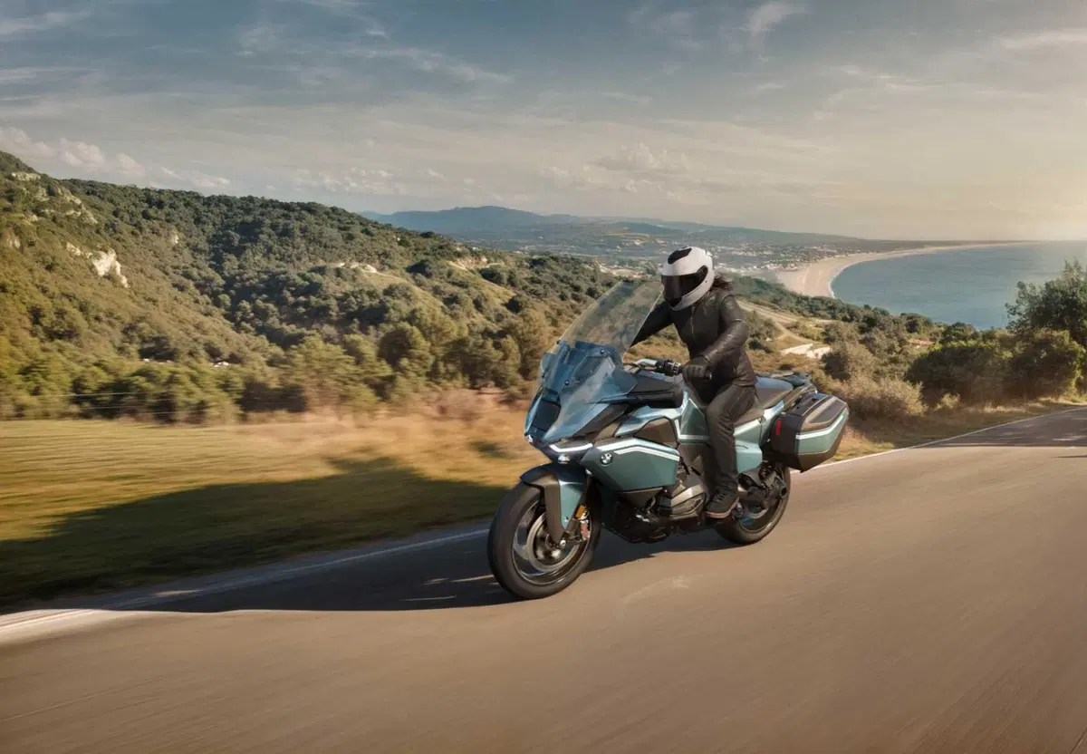 BMW R 1300 RT 2026: caratteristiche tecniche e prezzo. La più tecnologica di sempre [GALLERY] (6)