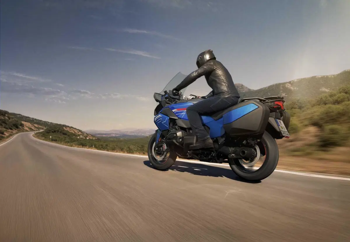 BMW R 1300 RT 2026: caratteristiche tecniche e prezzo. La più tecnologica di sempre [GALLERY] (7)