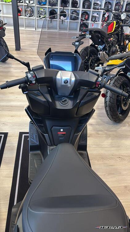 Voge Sfida SR3 (2024 - 25) (4)