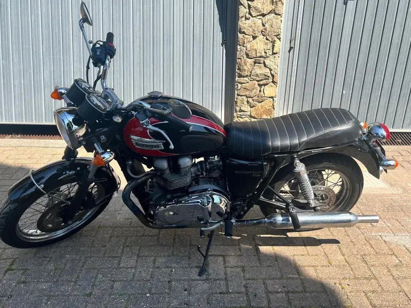 Triumph Bonneville T100 (2001 - 07)