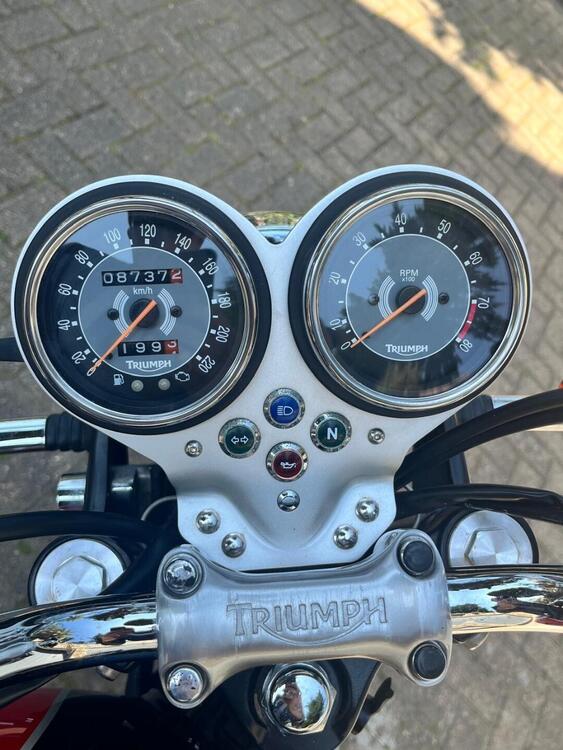 Triumph Bonneville T100 (2001 - 07) (5)