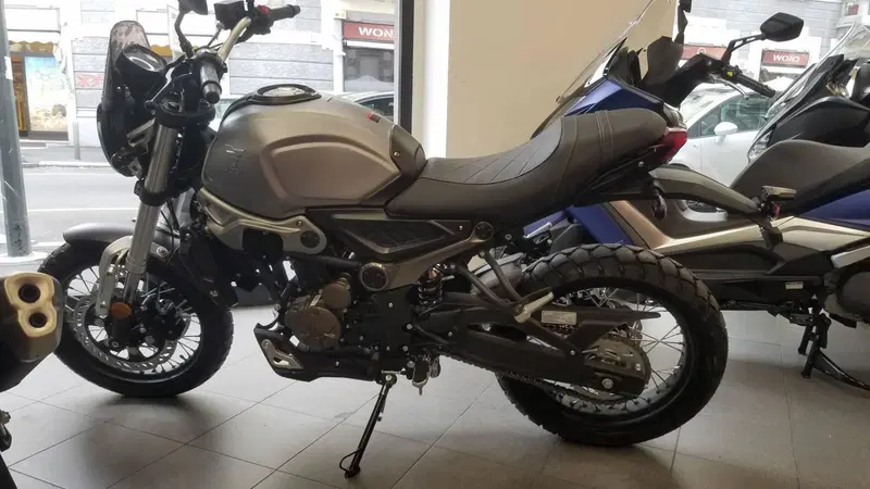 Voge Trofeo 300ACX Scrambler (2021 - 26) (3)
