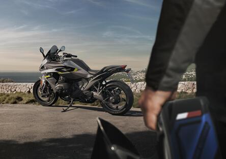 BMW R 1300 RS 2026: scheda tecnica e prezzo dell'attesissima sport tourer [GALLERY]
