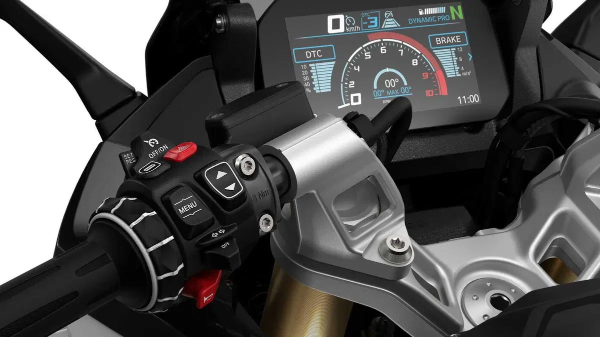 BMW R 1300 RS 2026: scheda tecnica e prezzo dell'attesissima sport tourer [GALLERY] (23)