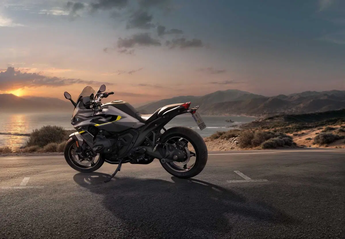 BMW R 1300 RS 2026: scheda tecnica e prezzo dell'attesissima sport tourer [GALLERY]