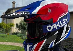 Casco Airoh Twist + Mascherina Oakley