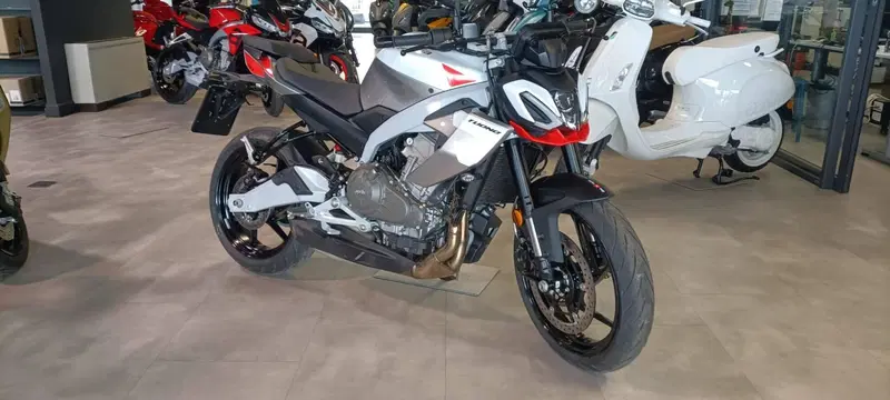 Aprilia Tuono 457 (2025 - 26) (2)