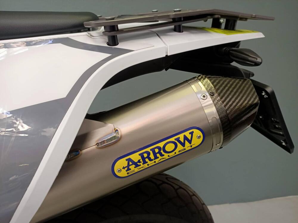 Husqvarna 701 Supermoto (2021) (3)