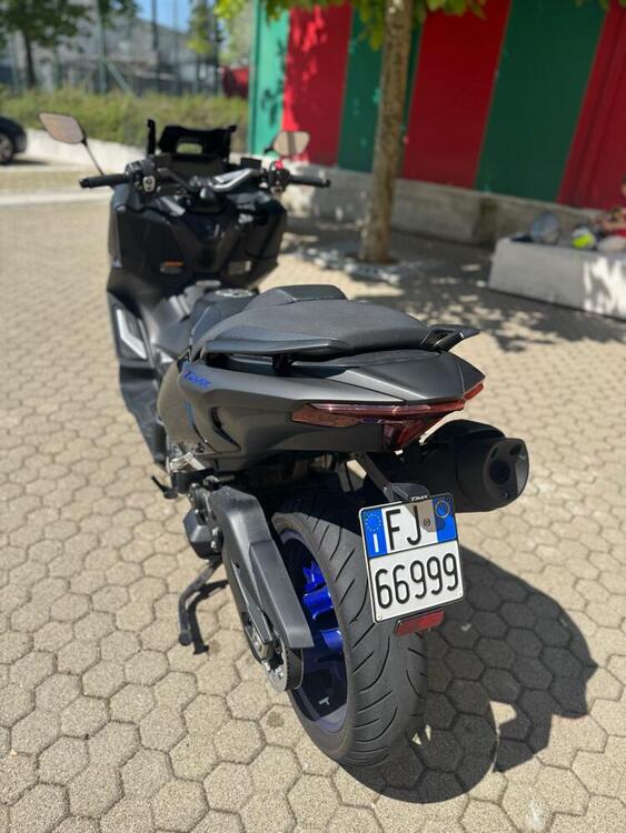 Yamaha T-Max 560 (2022 - 24) (2)