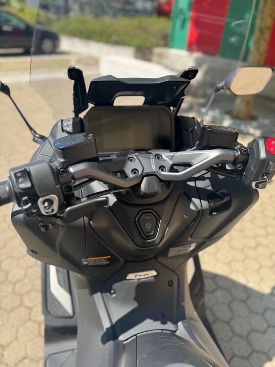 Yamaha T-Max 560 (2022 - 24) (5)