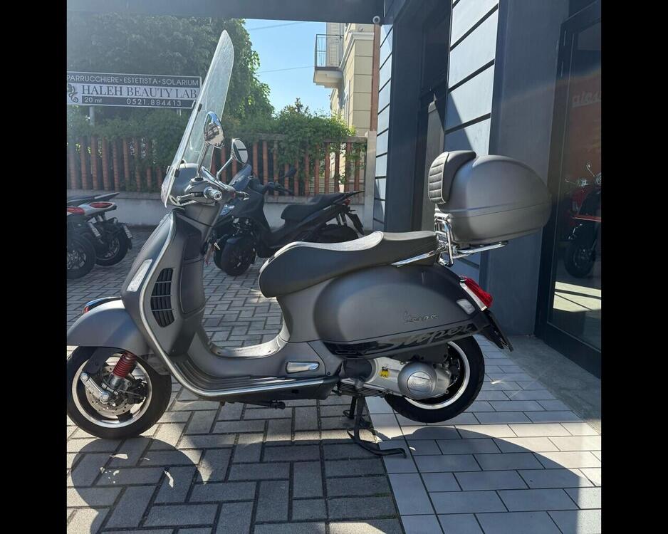 Vespa GTS 300 Super Sport ABS (2010 - 16) (2)