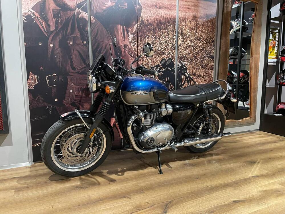 Triumph Bonneville T120 (2021 - 25) (2)