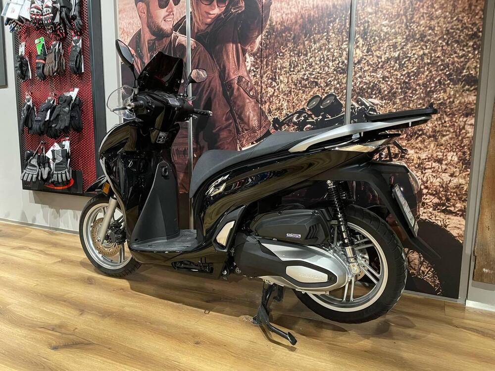 Honda SH 350 (2021 - 24) (2)