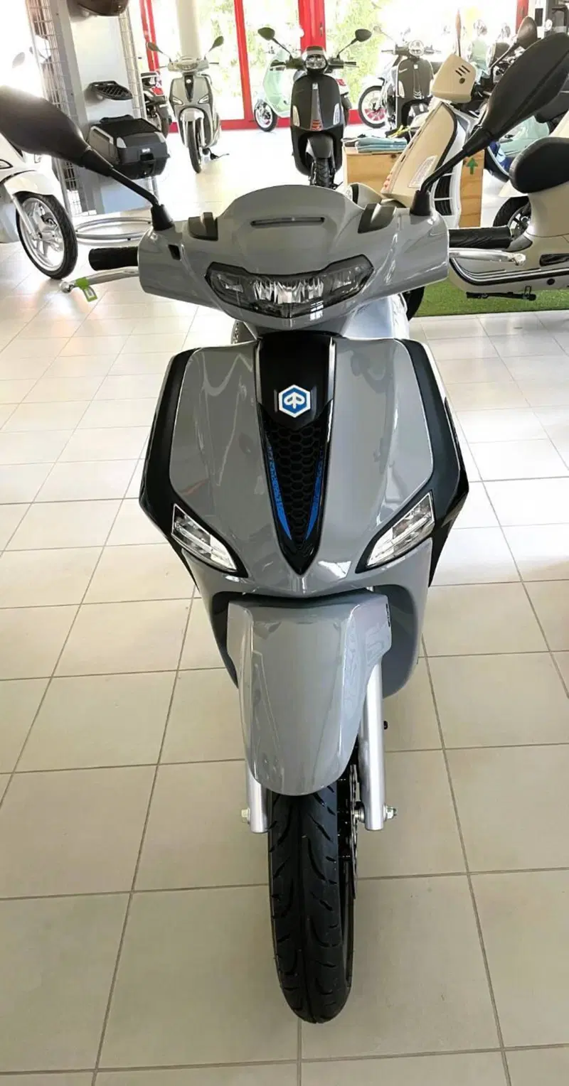 Piaggio Liberty 150 (2025 - 26) (4)