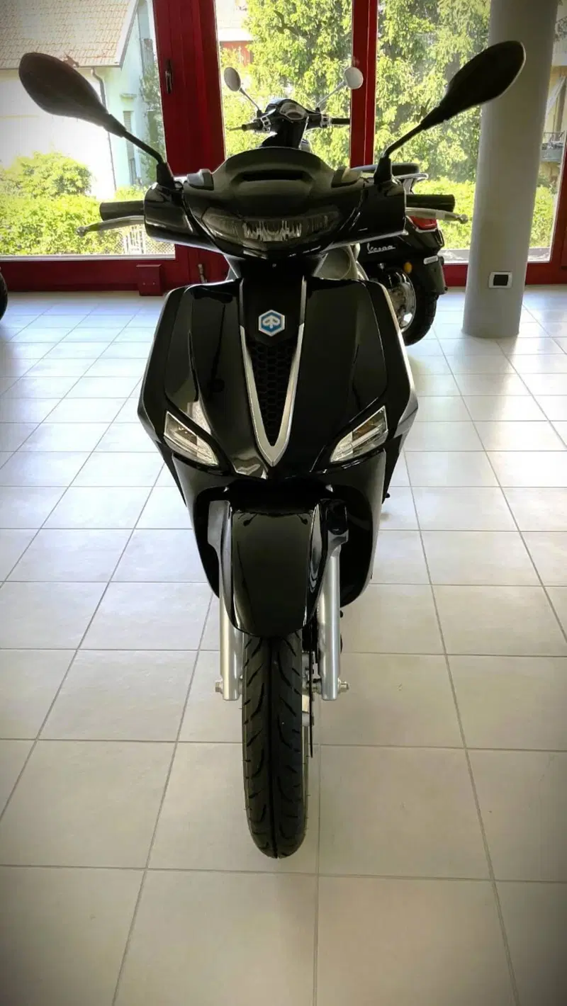 Piaggio Liberty 150 (2025 - 26) (3)