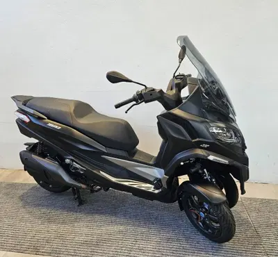 Piaggio MP3 530 Hpe Exclusive (2025 - 26) nuova