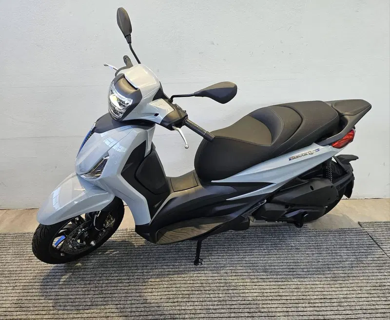 Piaggio Beverly 310 S (2025 - 26) (2)