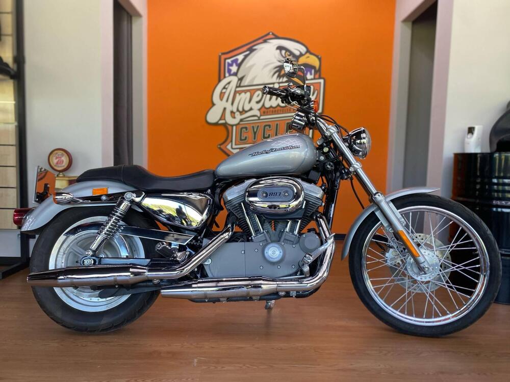Harley-Davidson 883 Custom (2006 - 07) - XL 883C