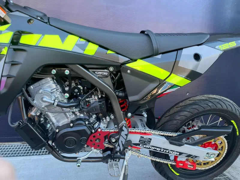 Fantic Motor XMF 125 Competition (2025 - 26) (4)