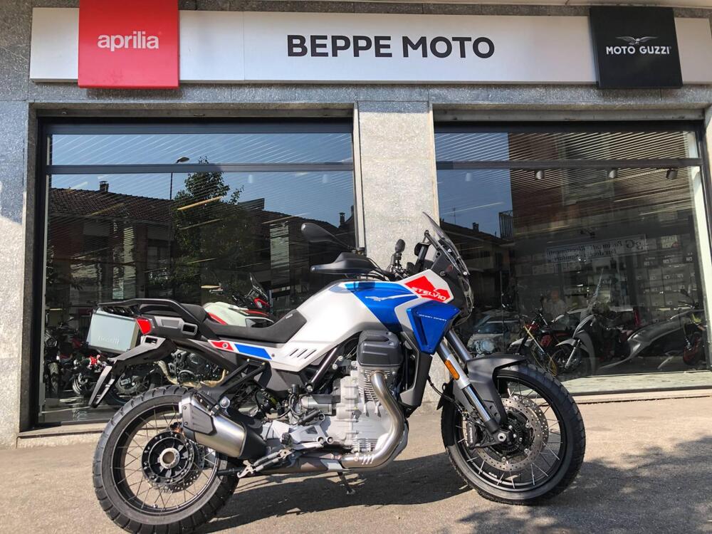 Moto Guzzi Stelvio Duecento Tributo (2025)