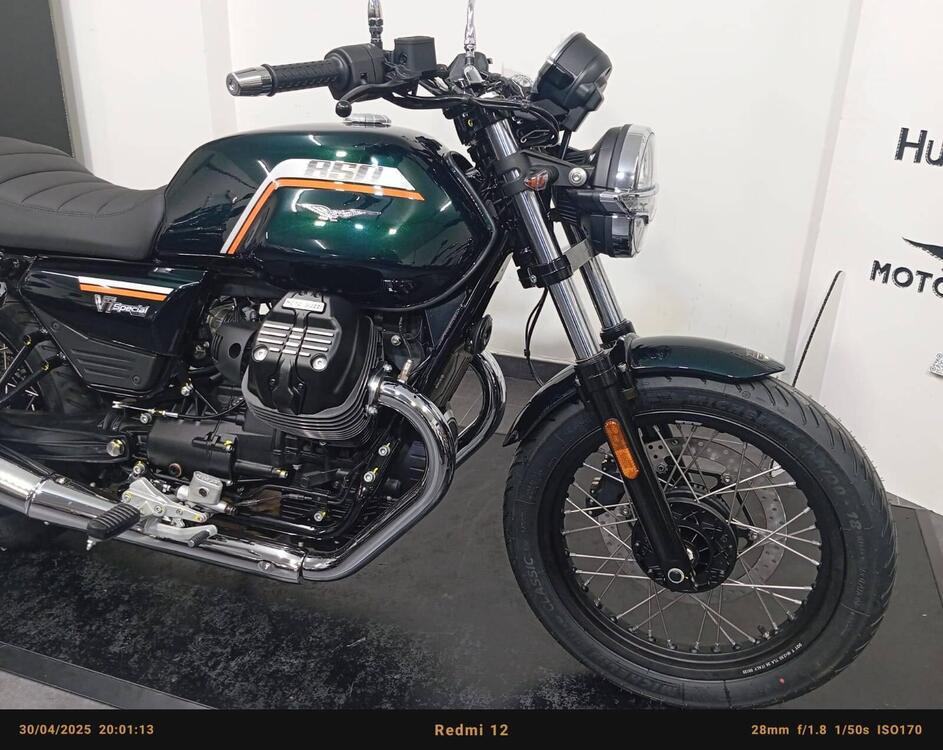 Moto Guzzi V7 Special (2025) (2)