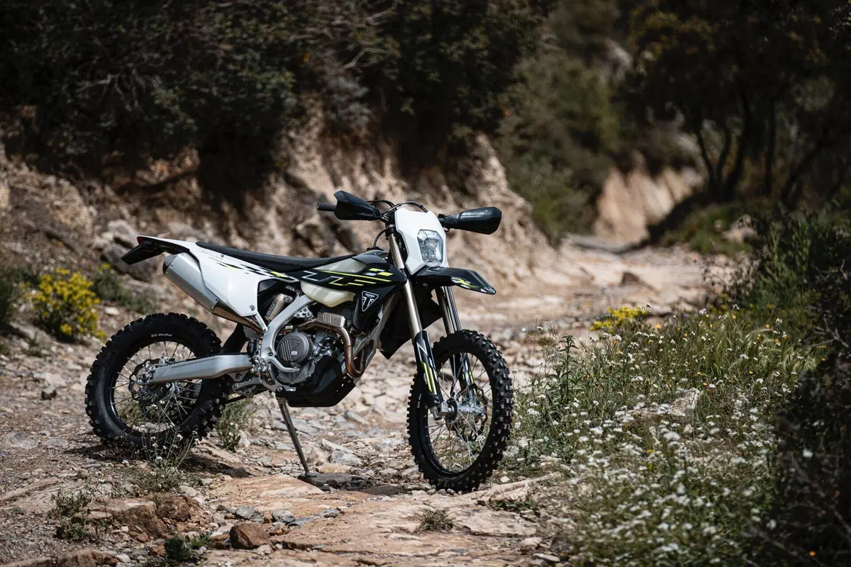 TEST: Abbiamo provato le primissime Triumph da ENDURO: vanno bene come le gemelle da MX!? (3)