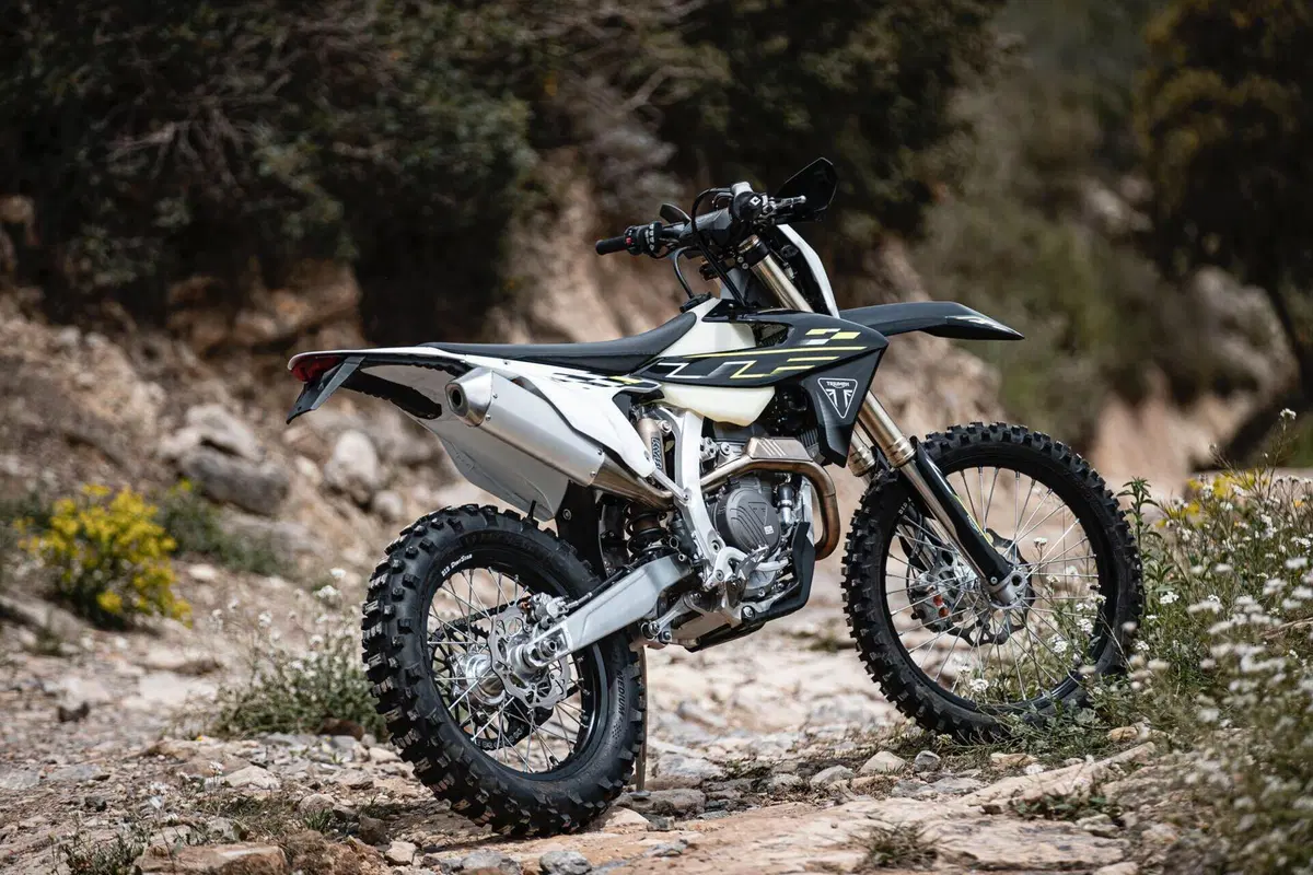 TEST: Abbiamo provato le primissime Triumph da ENDURO: vanno bene come le gemelle da MX!? (4)