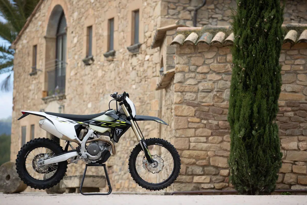 TEST: Abbiamo provato le primissime Triumph da ENDURO: vanno bene come le gemelle da MX!? (5)